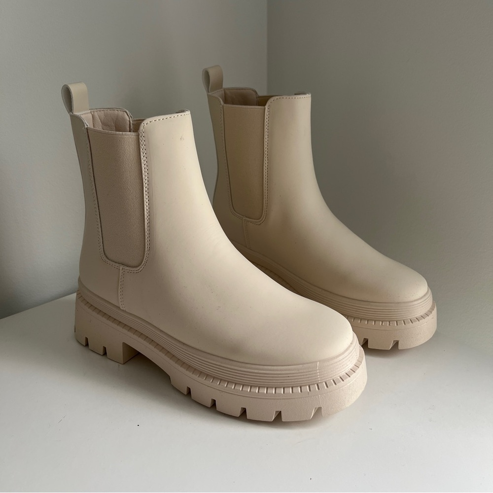 NEW Just Fab Birch Saydey Bootie